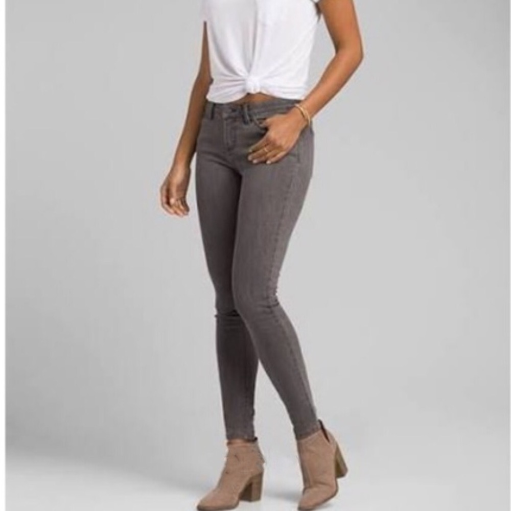 Women's Gray Skinny Jeans